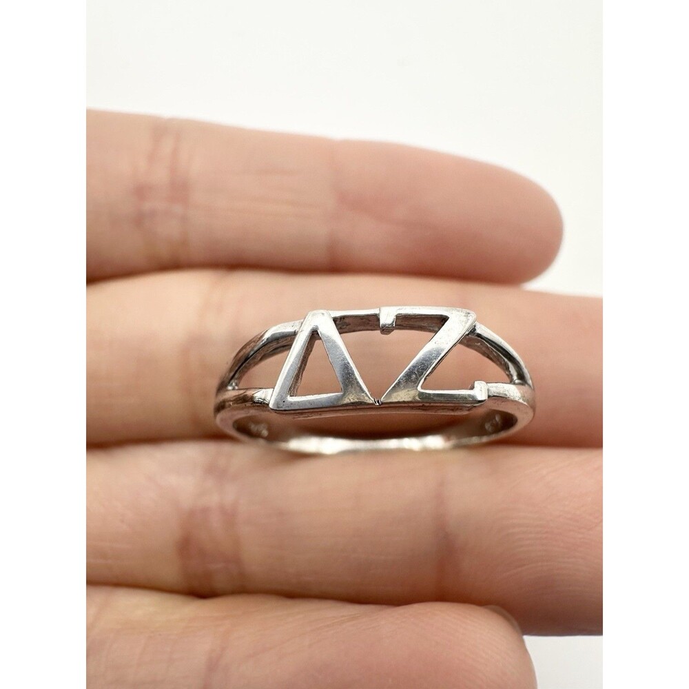 Delta Zeta sterling silver ring with cut-out letters Size 8.25